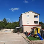 Torovi - Pool Oasis *