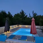 Torovi - Pool Oasis * 비르