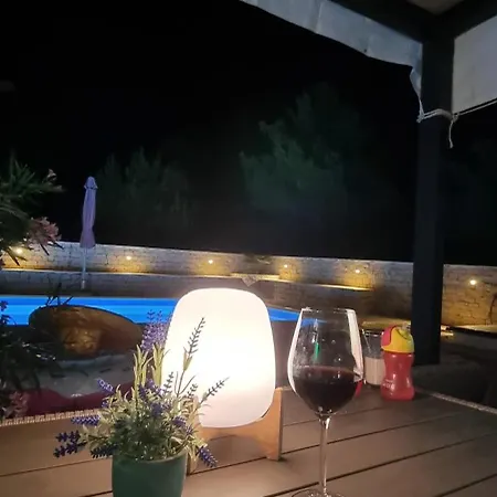 Torovi - Pool Oasis Daire