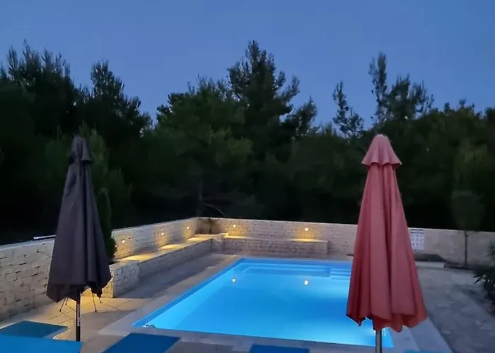 Torovi - Pool Oasis * Vir