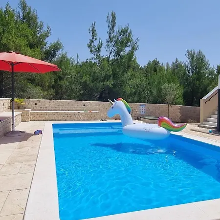 Torovi - Pool Oasis
