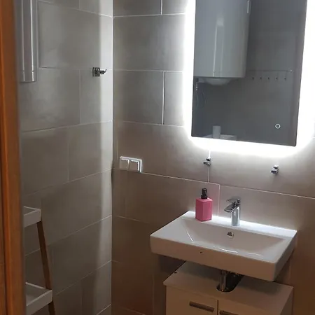 Torovi - Pool Oasis * Vir