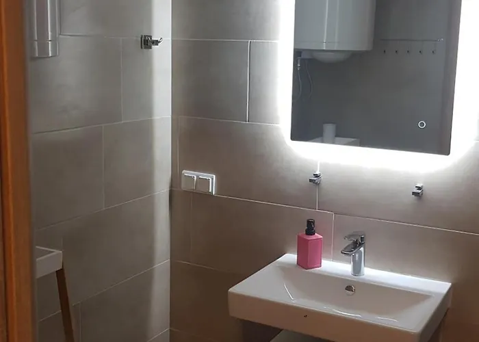 Torovi - Pool Oasis * Vir