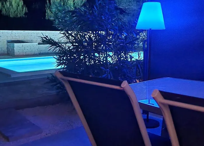 Torovi - Pool Oasis * Vir